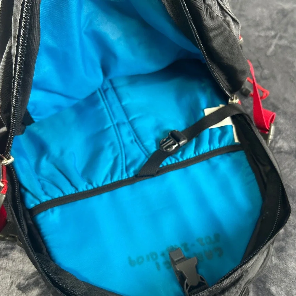 The North Face Recon Backpack Unisex OS Black Red Mesh Front Stash Pocket